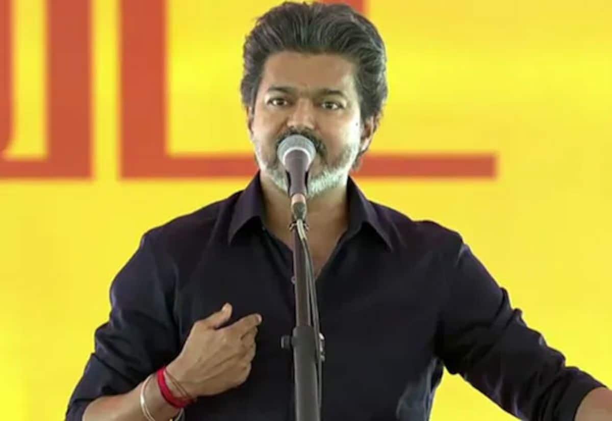 கரூர் கூட்ட நெரிசல் பாதிப்பு குடும்பங்களுக்கு: 31 பேருக்கு அரசு பணி ஆணைகள் வழங்கிய முதல்வர் விஜய்
