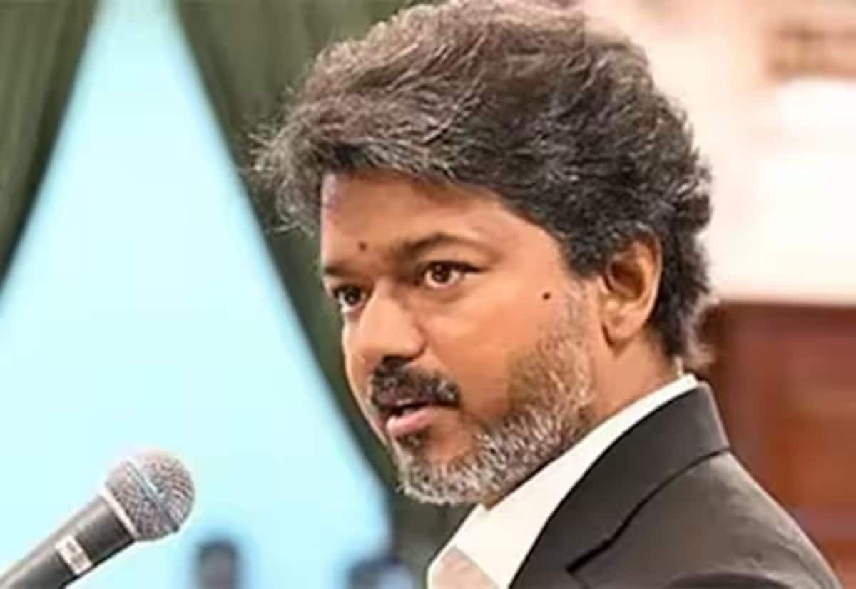 ஓய்வு ஆசிரியையின் ஓய்வூதிய வழக்கில் ரூ.40 ஆயிரம் லஞ்ச புகார்: லண்டனில் இருந்து முதல்வருக்கு மனு