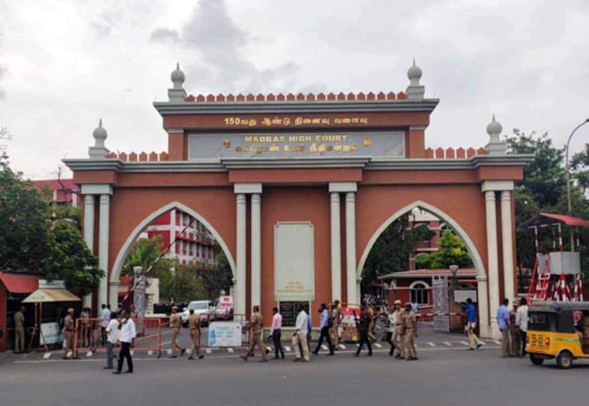சேவல் சண்டைத் தடை: டிஜிபிக்கு என்ன அதிகாரம்? சென்னை உயர் நீதிமன்றம் கேள்வி