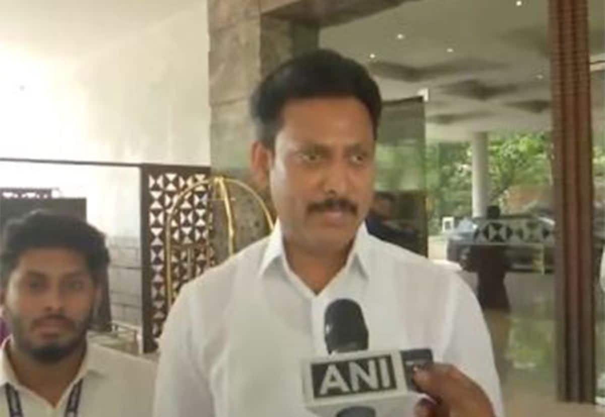 Ex-minister Mahesh says govt can’t prove charges against him