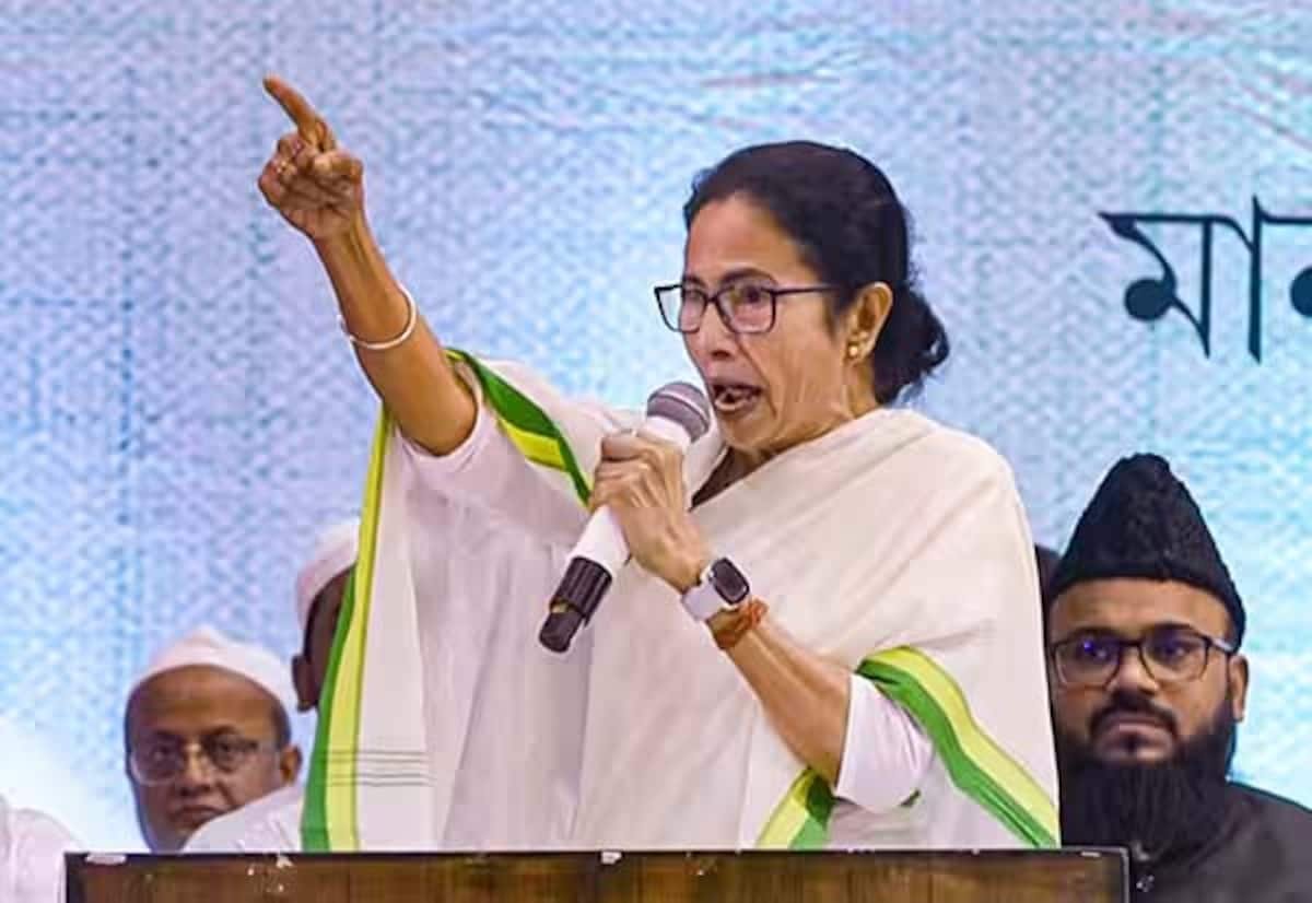 கட்சியை விட்டு சென்ற துரோகிகளுக்கு மன்னிப்பில்லை: மம்தா பானர்ஜி
