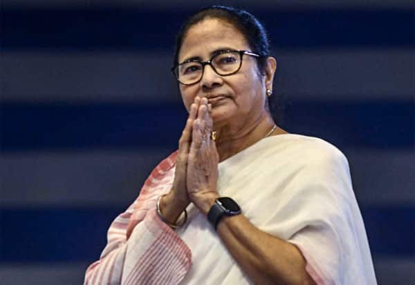 Mamata alleges no security at polling booths, blames central forces