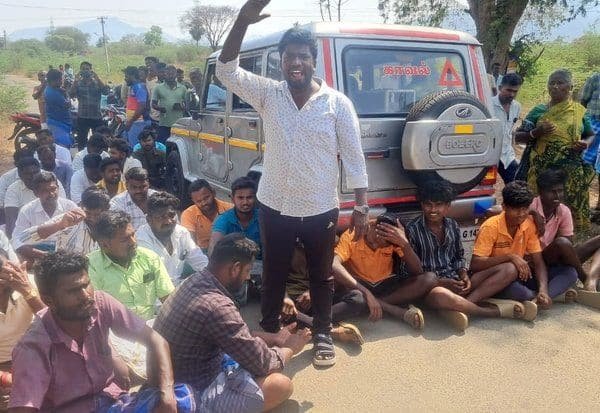 மணப்பாறை தொகுதியில் தி.மு.க. கூட்டணி வேட்பாளர் பிரசாரம் தடை; கிராமங்களில் எதிர்ப்பு