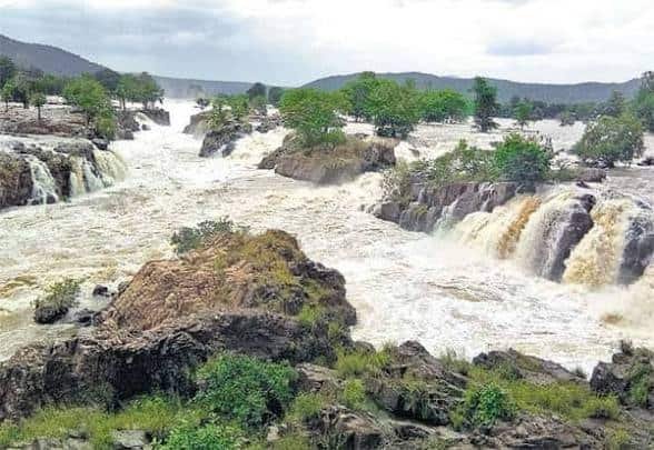 மேகதாது வழக்கு: தமிழக அரசின் சீராய்வு மனுவை உச்ச நீதிமன்றம் தள்ளுபடி செய்தது