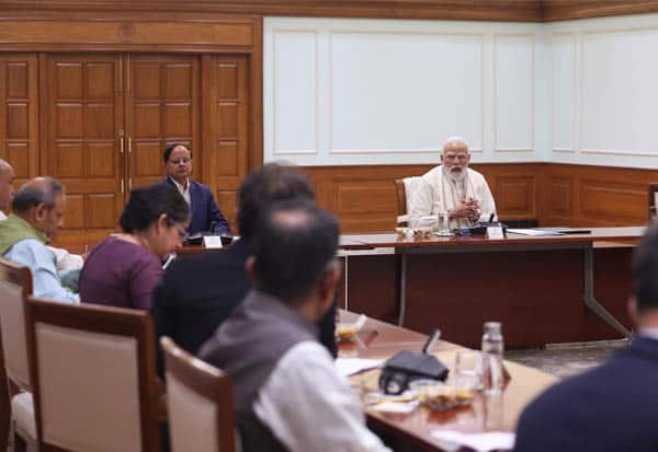 PM Modi consults economists on West Asia war impact, price rise