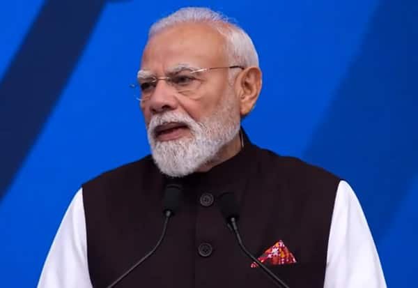India now offers solutions to global challenges, PM Modi says in France