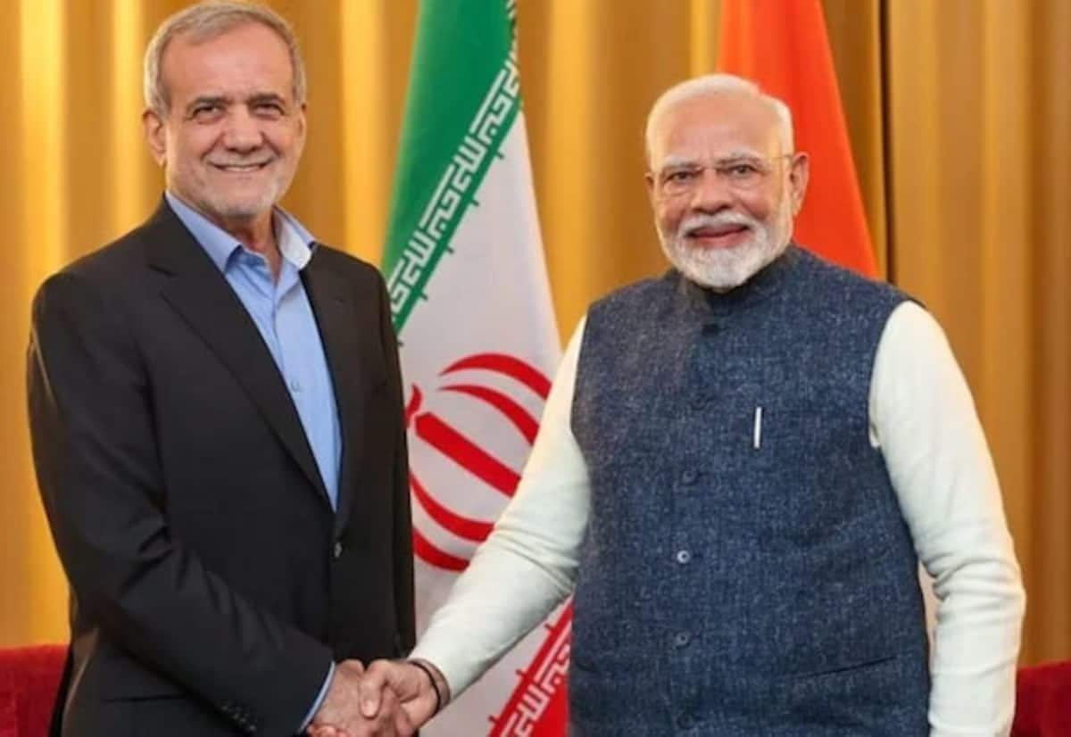 மேற்காசிய அமைதி, ஹார்முஸ் கப்பல் போக்குவரத்து தடையின்றி நடக்க வேண்டும்: ஈரான் அதிபரிடம் மோடி