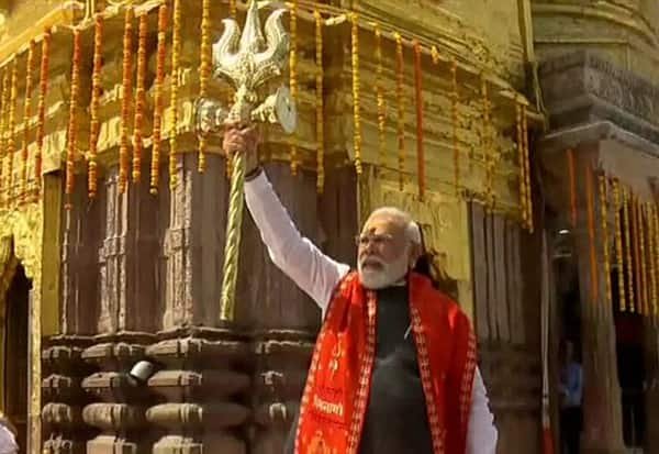 PM Modi offers prayers at Kashi Vishwanath Temple in Uttar Pradesh