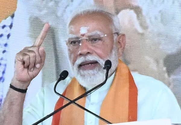 Modi targets DMK-Congress alliance in Madurai rally, cites corruption claims