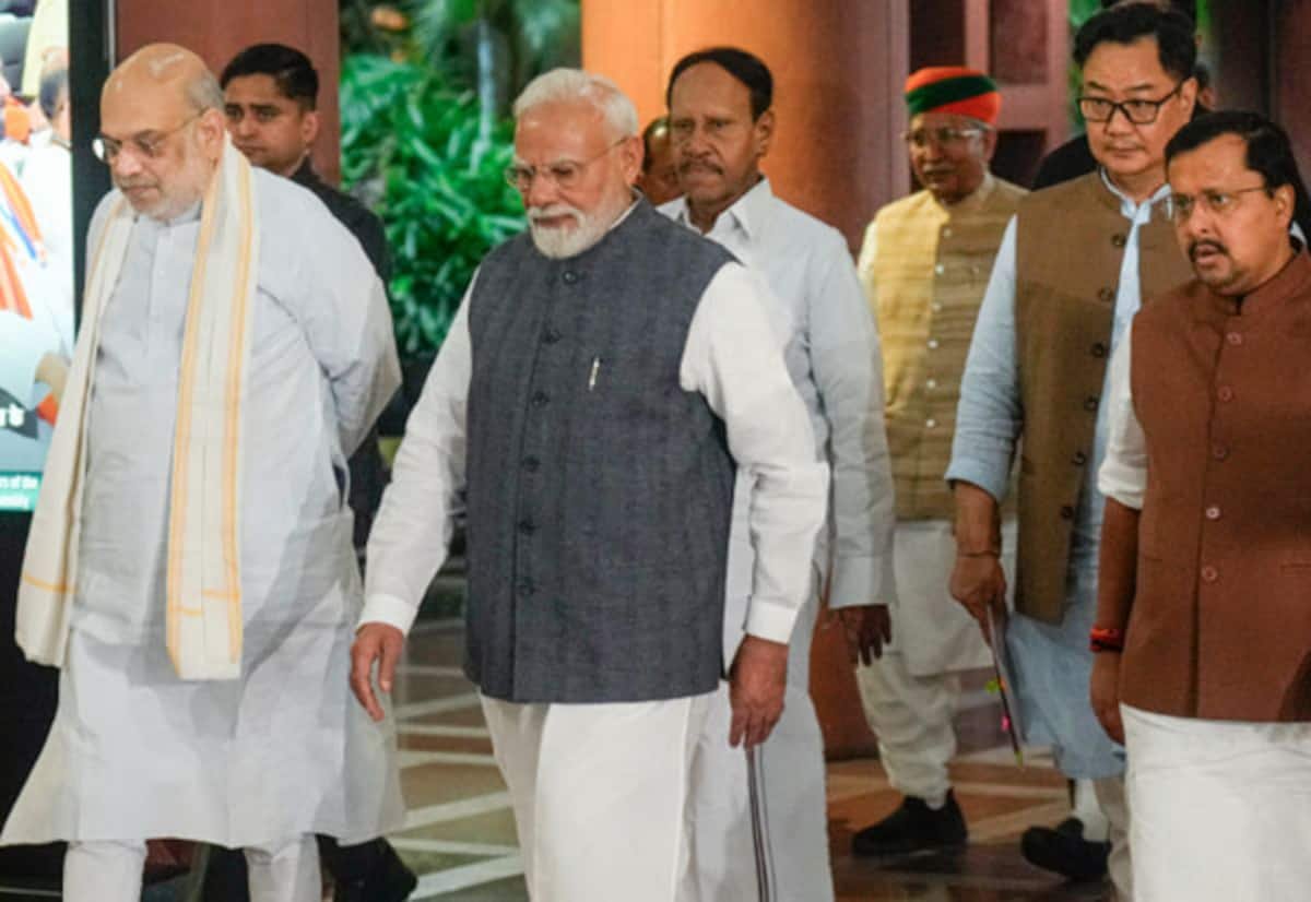 PM Modi urges MPs to explain government achievements to people