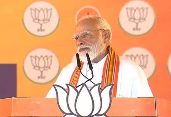 Modi alleges Congress, Left pursue vote-bank politics in Kerala campaign