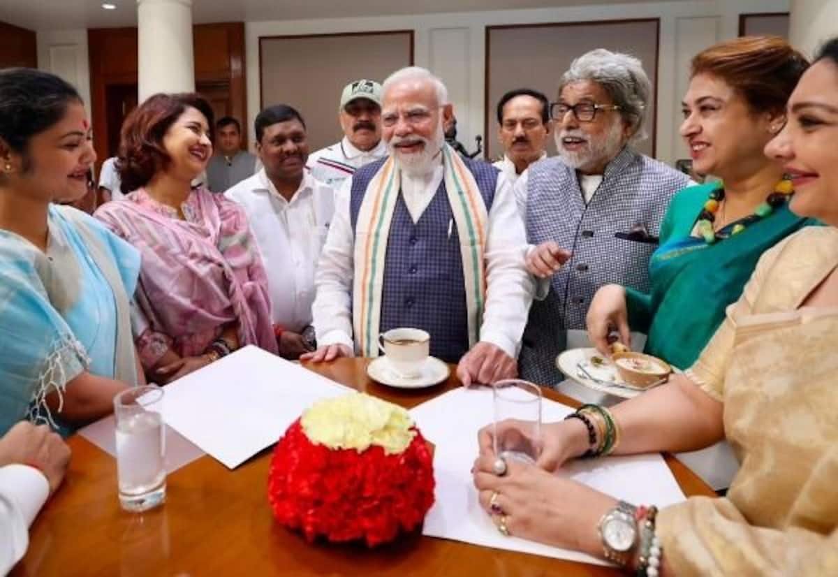 கட்சி மாறி தே.ஜ.க.-வில் சேர்ந்த எம்.பி.க்களுக்கு மோடி உறுதி