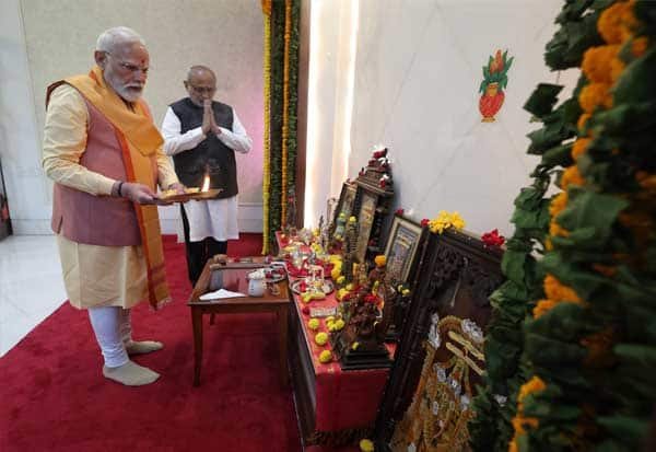 டில்லியில் துணை ஜனாதிபதி சி.பி.ராதாகிருஷ்ணன் இல்லத்தில் மோடி தமிழ் புத்தாண்டு கொண்டாட்டம்