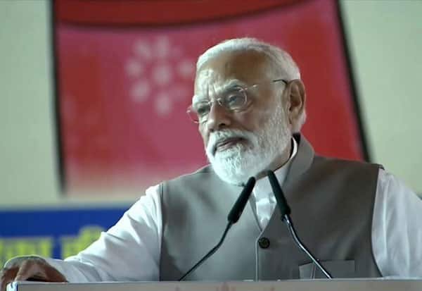 Modi accuses Congress, DMK of betraying women at Varanasi meet