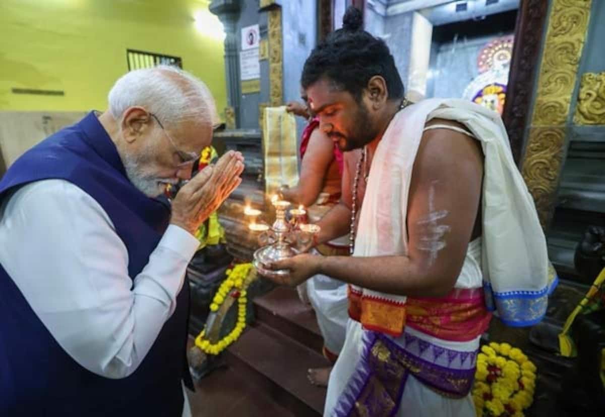 PM Modi visits Tamil-built Vinayagar temple in Seychelles