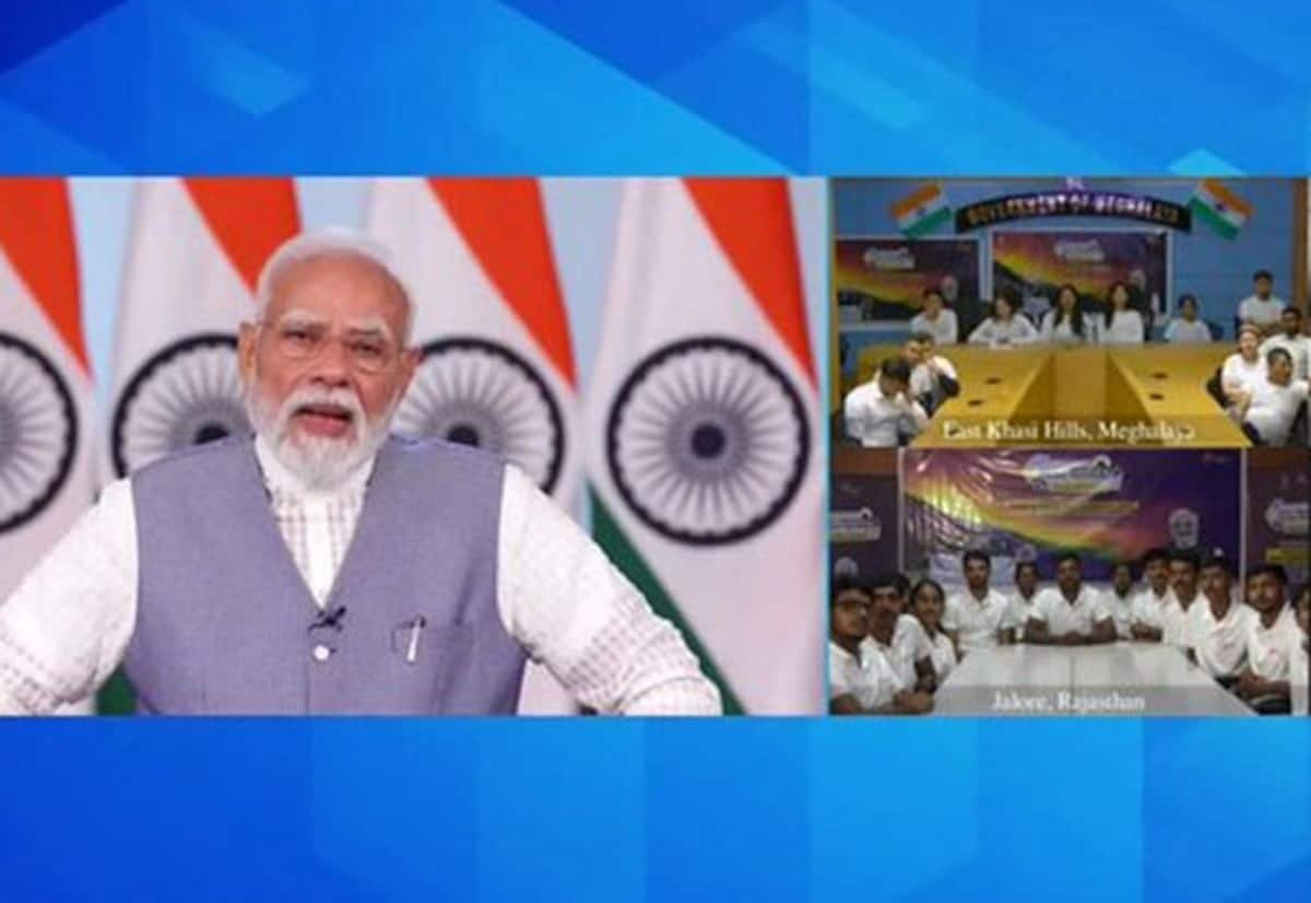 PM Modi urges youth to visit villages to understand India