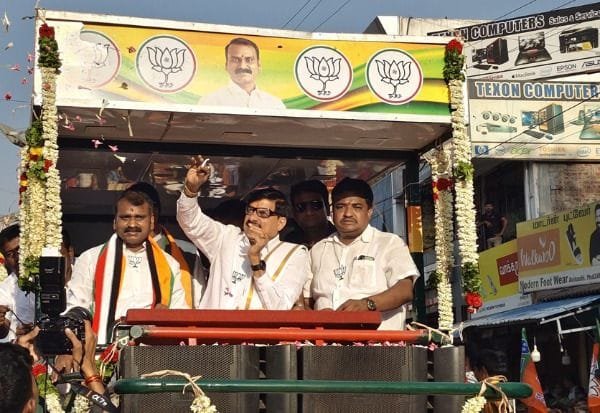 அவிநாசியில் பா.ஜ. வேட்பாளர் முருகனுக்கு ஆதரவாக ம.பி. முதல்வர் மோகன் யாதவ் ரோடு ஷோ