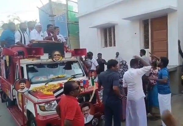 Muslim women block minister’s campaign vehicle in Tiruchendur