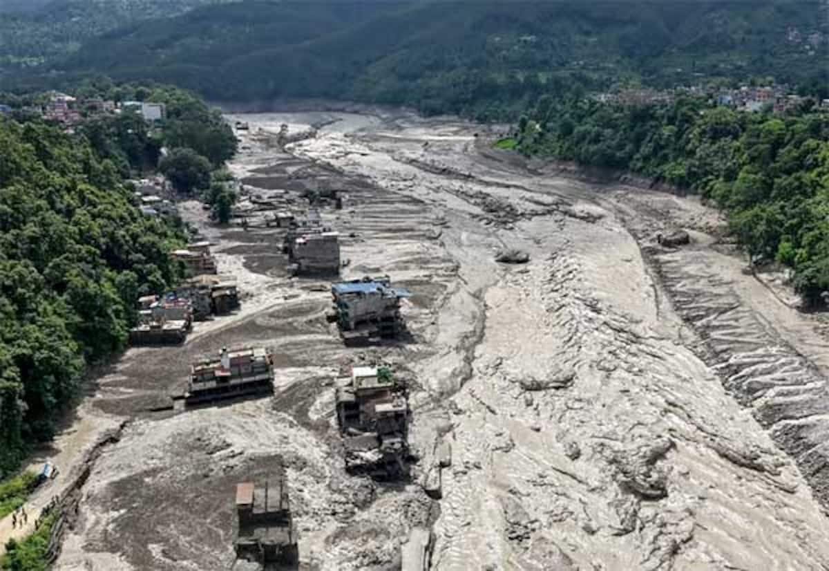 Nepal flood toll tops 1,450; over 6,000 still missing