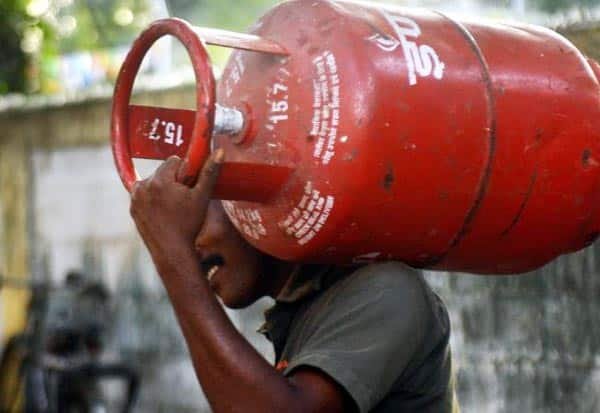 Oil firms halt new LPG connections after Centre’s order