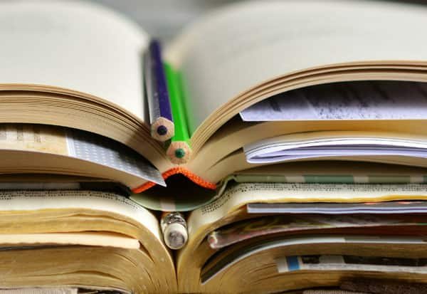 சி.பி.எஸ்.இ. பள்ளிகளில் தனியார் புத்தக கட்டாயம்: என்.எச்.ஆர்.சி. நோட்டீஸ்