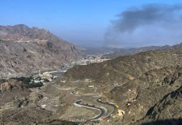 Pakistan airstrikes hit Afghanistan; Taliban warns of retaliation