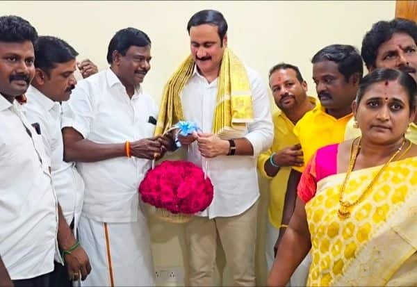 பா.ம.க. பிளவு தீவிரம்: ராமதாஸ் அணி வேட்பாளர் அன்புமணி அணியில் இணைவு