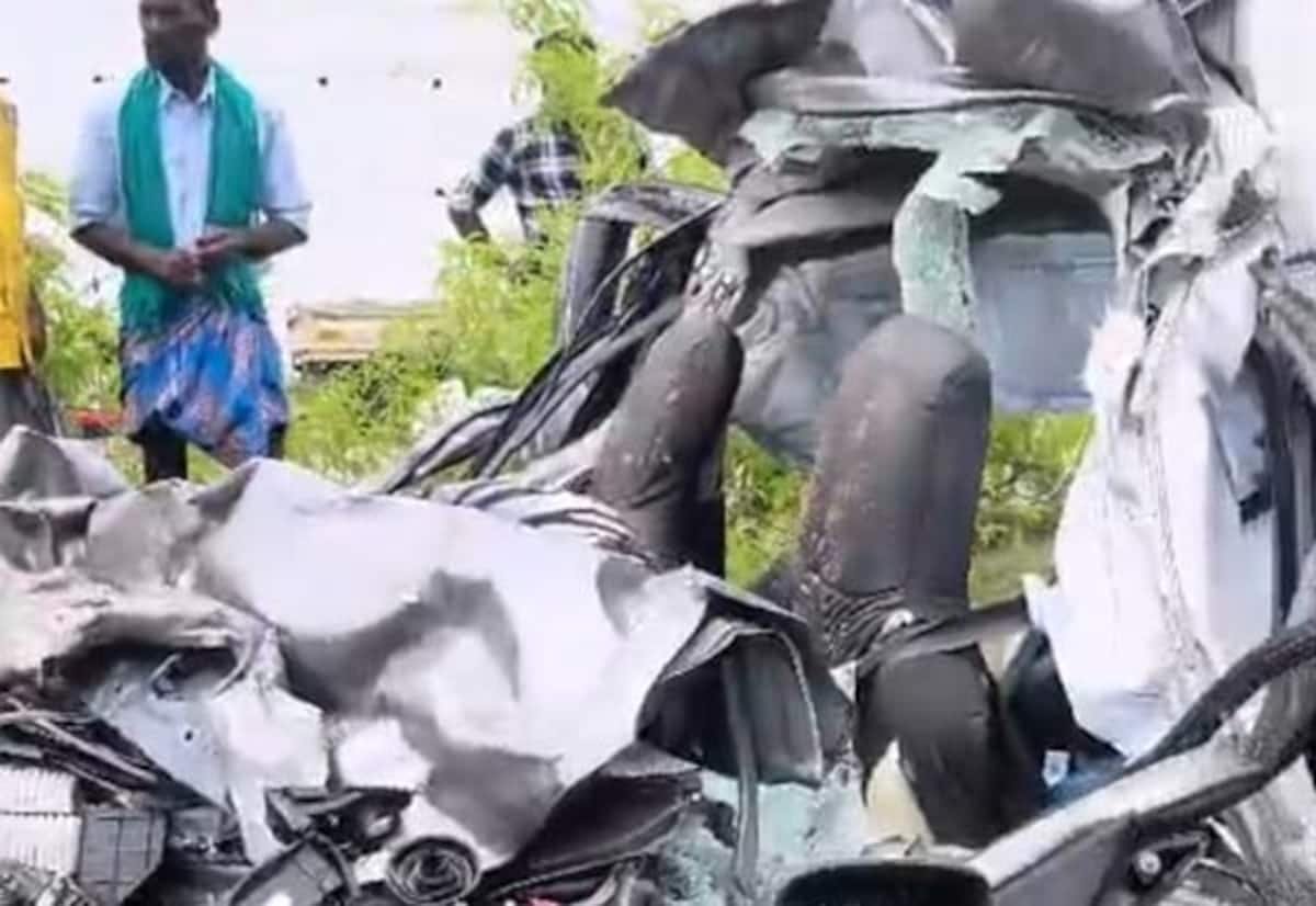 Car hits parked water lorry near Pollachi; five killed