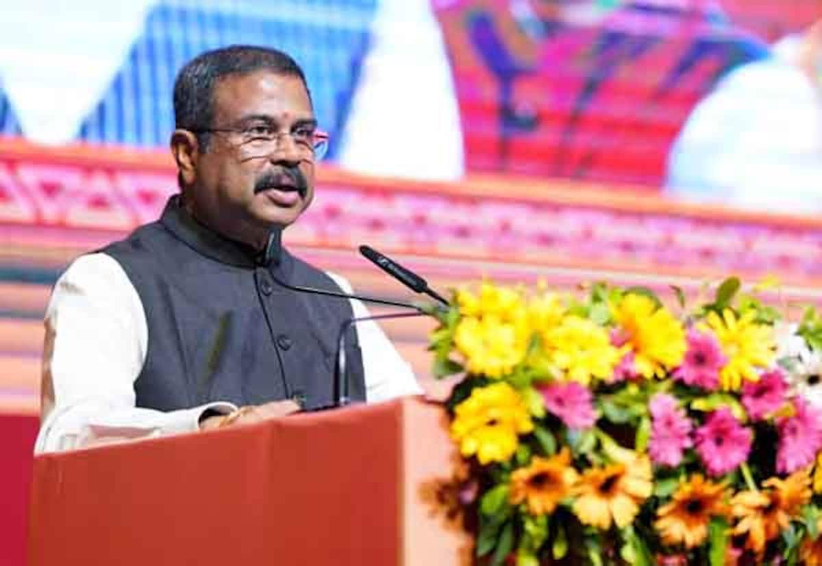 நீட் வினாத்தாள் கசிவு போராட்டம் தீவிரம்: கல்வி அமைச்சர் தர்மேந்திர பிரதான் ராஜினாமா