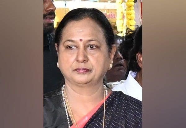 Premalatha warns Palaniswami, Anbumani over 'disrespectful' remarks