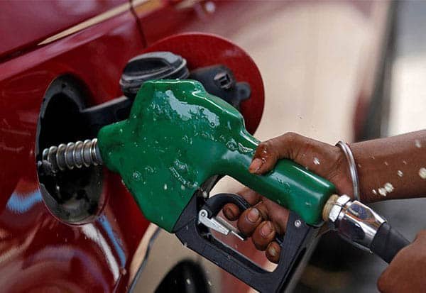 நாடு முழுவதும் பிரீமியம் பெட்ரோல் விலை உயர்வு; லிட்டருக்கு ரூ.2.35 வரை அதிகரிப்பு