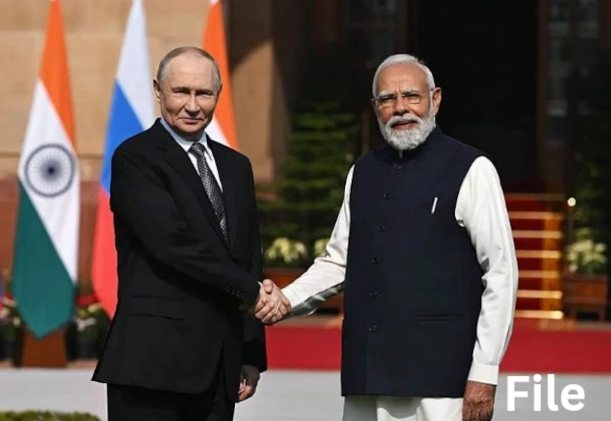 மோடியின் 76வது பிறந்தநாளுக்கு புடின் வாழ்த்து; உலக அரங்கில் செல்வாக்கு என பாராட்டு