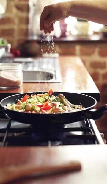 Quick kitchen tips to boost taste and aroma in everyday cooking