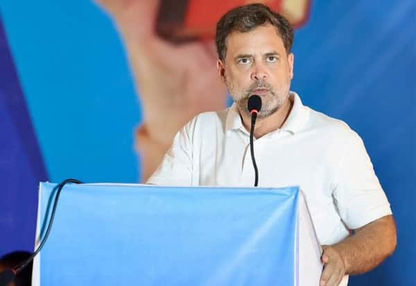 மேற்கு வங்கத்தில் காங்கிரஸ் தொண்டர் கொலை: மம்தா அரசை ராகுல் கடுமையாக விமர்சனம்