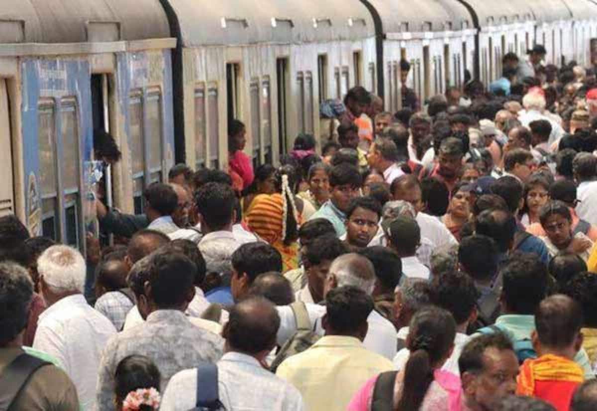 முன்பதிவு பெட்டியில் டிக்கெட் இல்லாமல் பயணம் செய்தால் ரூ.2,000 அபராதம்