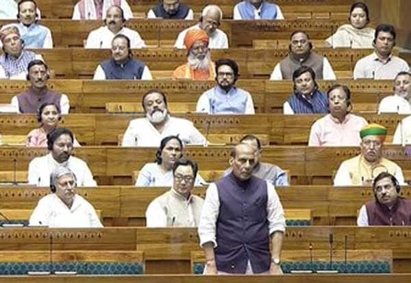 Rajnath Singh demands Rahul Gandhi apologise for remark on PM Modi