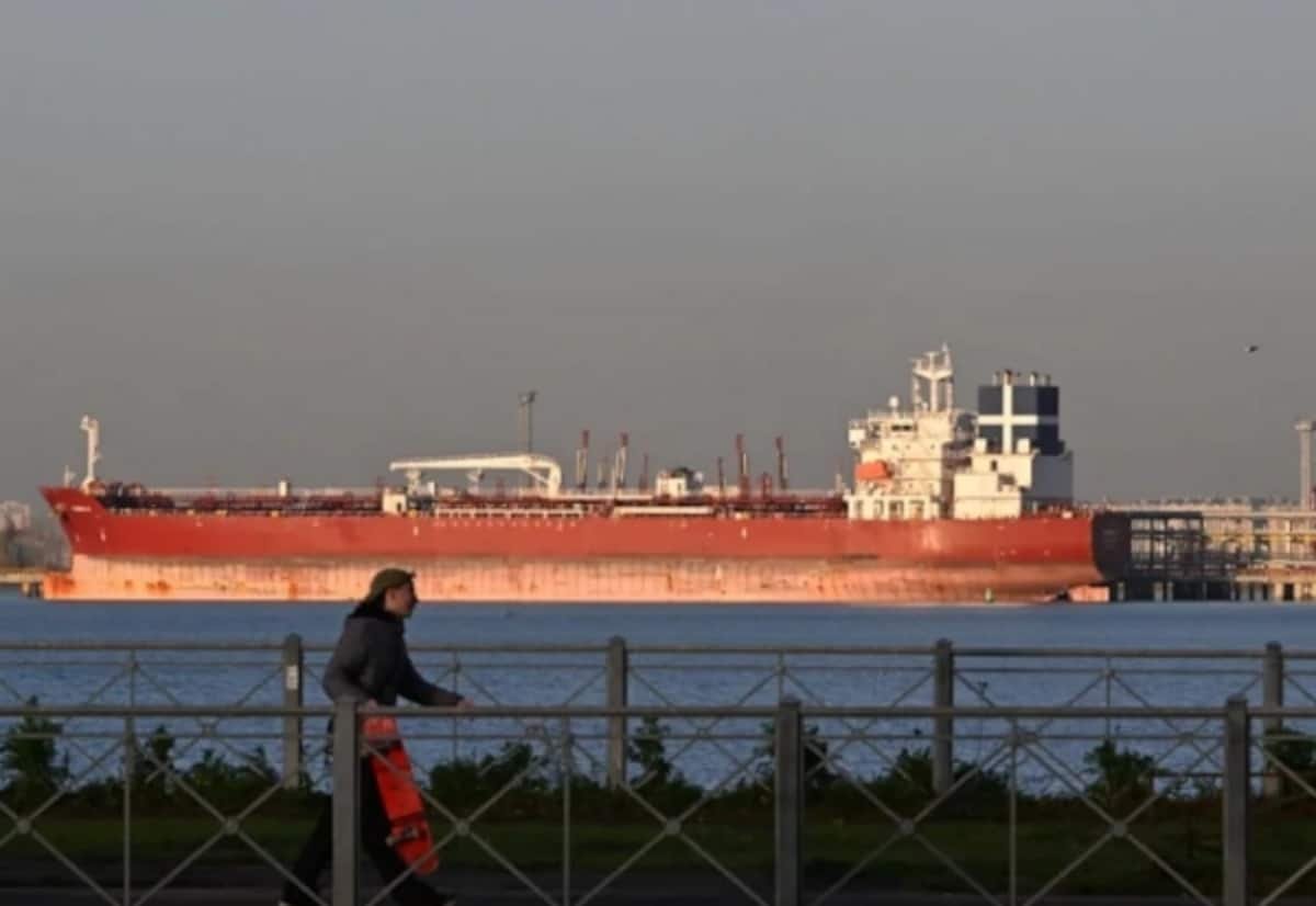 Three Russian tankers sail to US with 300,000 barrels of diesel