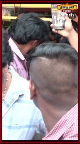 ‘சிக்மா’ படத்தை பார்த்துவிட்டு மகிழ்ச்சியுடன் வெளியே வந்த சங்கீதா
