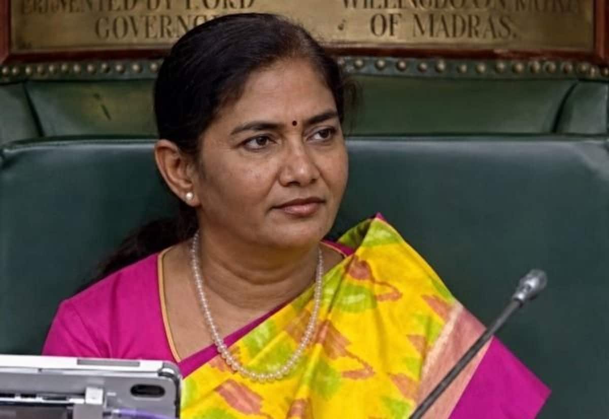 தமிழக சட்டசபையில் சபாநாயகர் இருக்கையில் அமர்ந்து சபையை நடத்திய முதல் பெண்: சத்தியபாமா