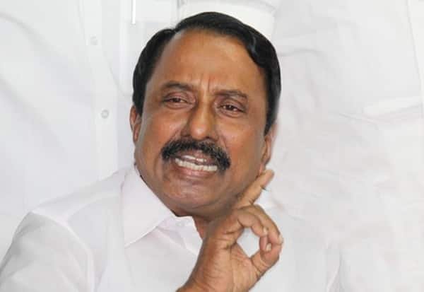 தவறுகளை சுட்டிக்காட்டினால் நடவடிக்கை எடுக்க வசதி: அமைச்சர் செங்கோட்டையன்