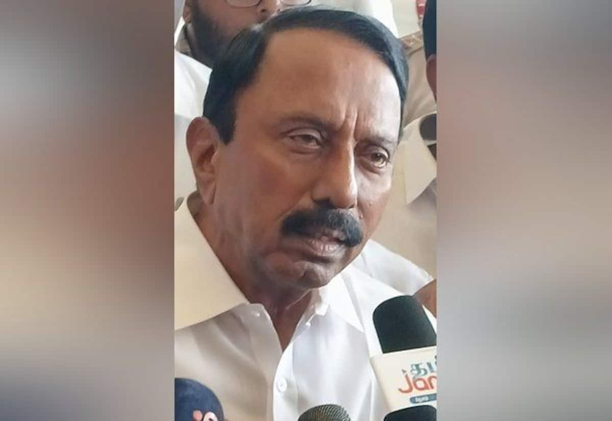 தி.மு.க.வுடன் சமரசம் தேடும் முயற்சியில் நயினார்: செங்கோட்டையன் குற்றச்சாட்டு