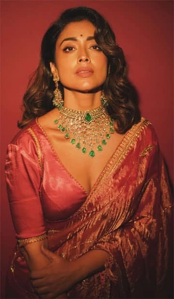 Shriya Saran’s latest photo clicks go viral