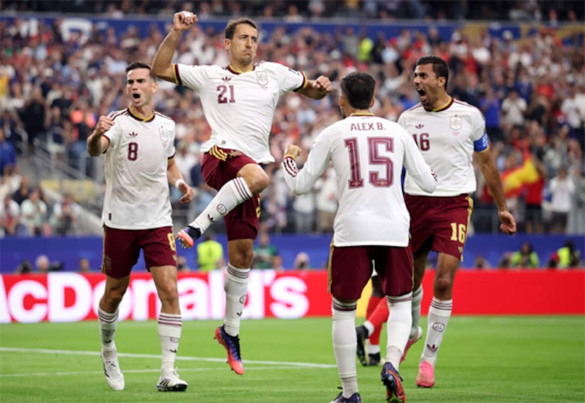 Spain beat France 2-0 to reach World Cup final