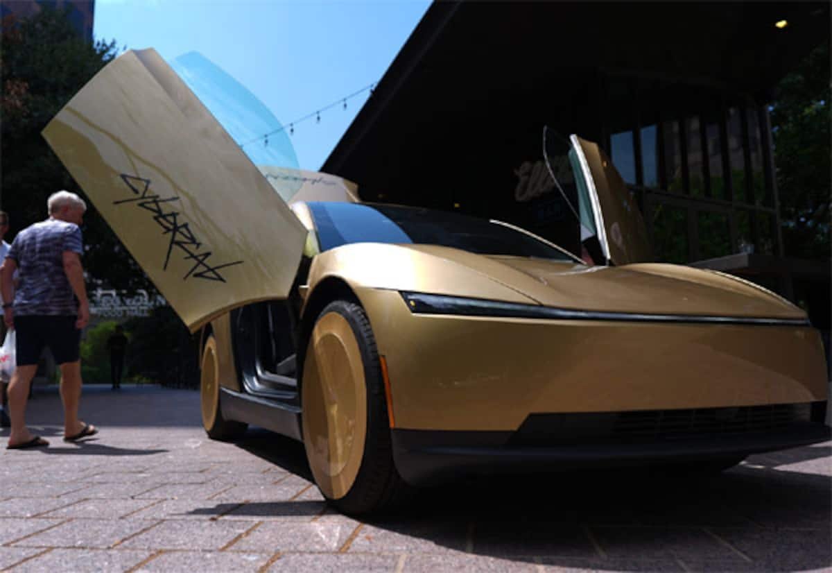 Tesla unveils driverless ‘Cybercap’ robotaxi in Austin