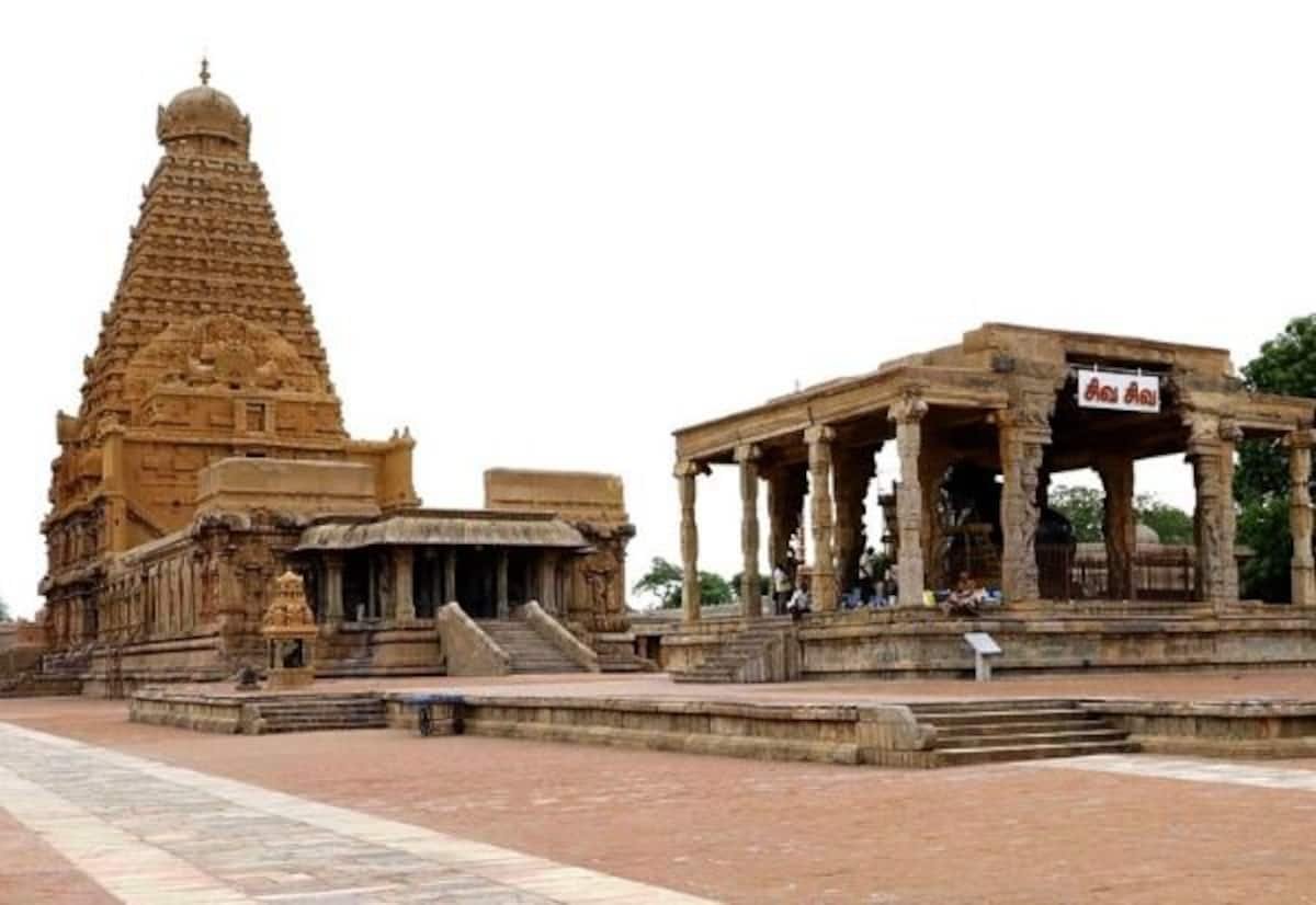 தஞ்சை பெரியகோவிலை உலக அதிசய பட்டியலில் சேர்க்க அமைச்சர் முயற்சிக்க வேண்டுமென கோரிக்கை