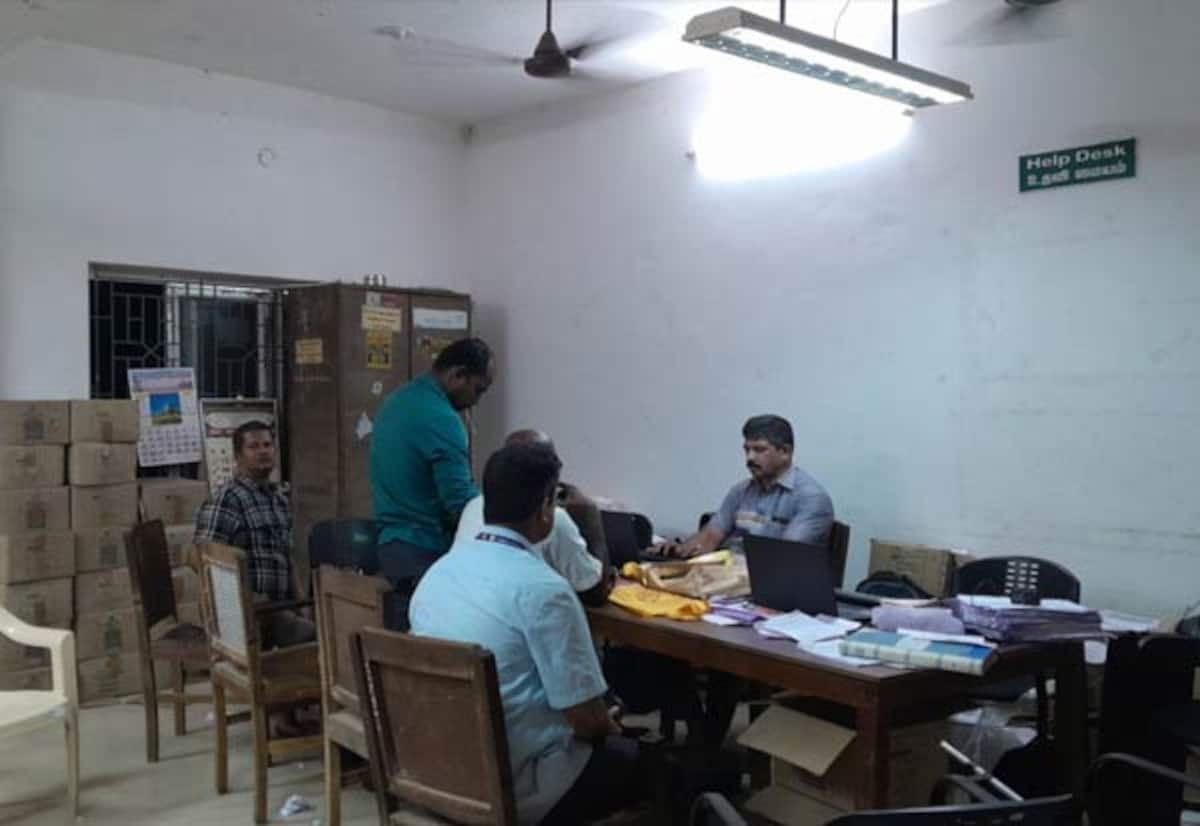விவசாயிகளிடம் லஞ்சமாக பெற்ற ரூ.6.14 லட்சம் பறிமுதல்; லஞ்ச ஒழிப்புத்துறை சோதனை