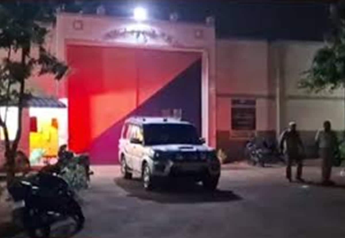 தேனி மாவட்ட சிறையில் நள்ளிரவில் தாக்குதல்; 15 கைதிகள் தப்பி ஓட்டம்