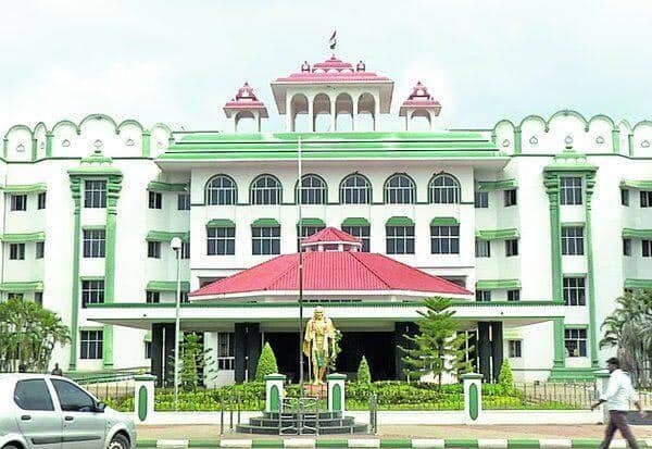 திருப்பரங்குன்றம் தீபத்தூண் வழக்கு: போலீஸ் பாதுகாப்பு உத்தரவுக்கு இடைக்கால தடை