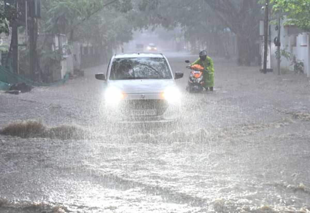 Northeast monsoon intensifies in Tamil Nadu; red alert for 5 districts