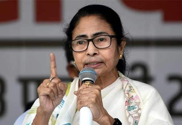 மேற்கு வங்கத்தில் 100க்கும் மேற்பட்ட திரிணமுல் கவுன்சிலர்கள் ராஜினாமா